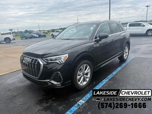 Mythos Black Metallic 2025 Audi Q3 45 S line Premium