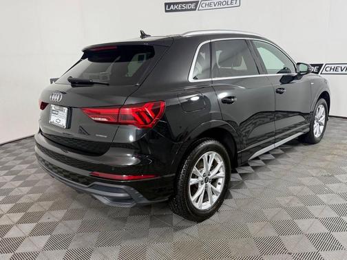 Mythos Black Metallic 2025 Audi Q3 45 S line Premium