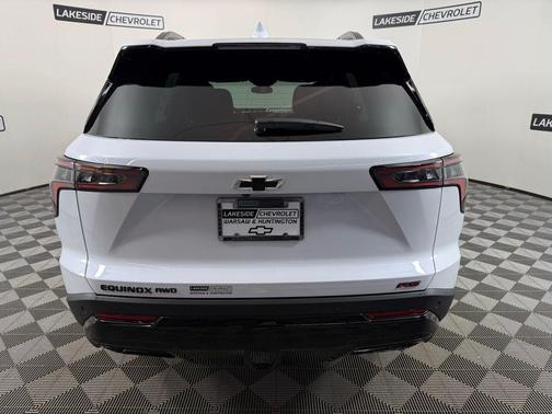 Polar White 2026 Chevrolet Equinox RS