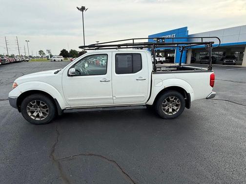 Glacier White 2015 Nissan Frontier SL