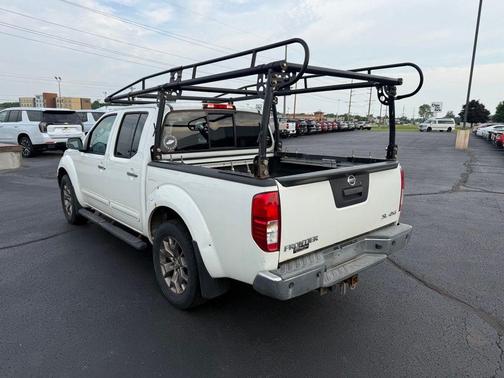 Glacier White 2015 Nissan Frontier SL