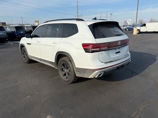 2024 Volkswagen Atlas 2.0T Peak Edition SE w/Technology