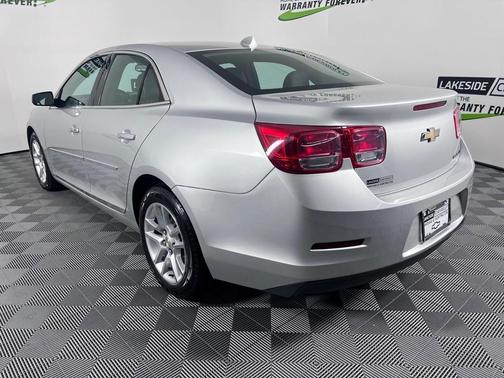 Photo 3 of 35 of 2014 Chevrolet Malibu 1LT