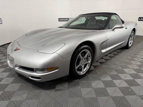 Ricochet Silver Metallic 2004 Chevrolet Corvette Base