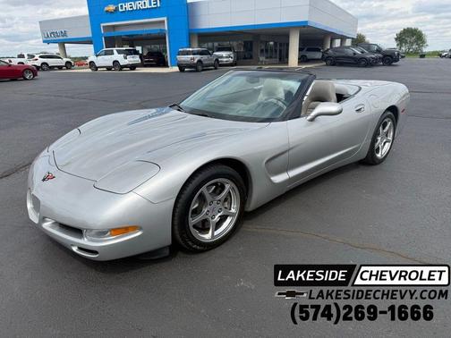 Ricochet Silver Metallic 2004 Chevrolet Corvette Base