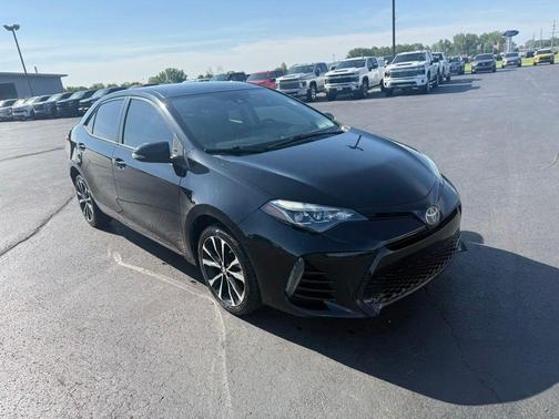 Black Sand Pearl 2018 Toyota Corolla SE