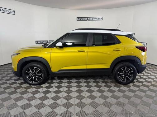 Nitro Yellow 2024 Chevrolet Trailblazer ACTIV