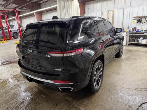 2022 Jeep Grand Cherokee Overland
