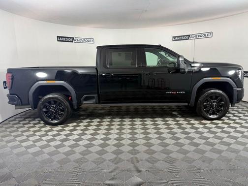 Onyx Black 2024 GMC Sierra 2500 AT4