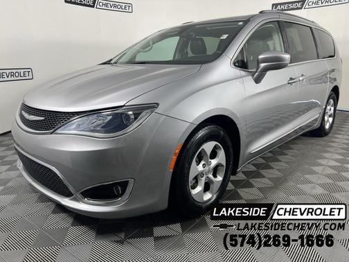 2017 Chrysler Pacifica Touring-L Plus