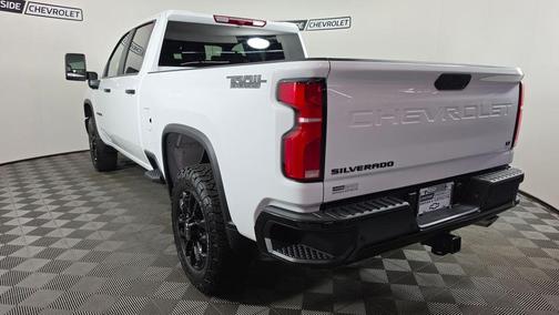 Summit White 2026 Chevrolet Silverado 2500 LT