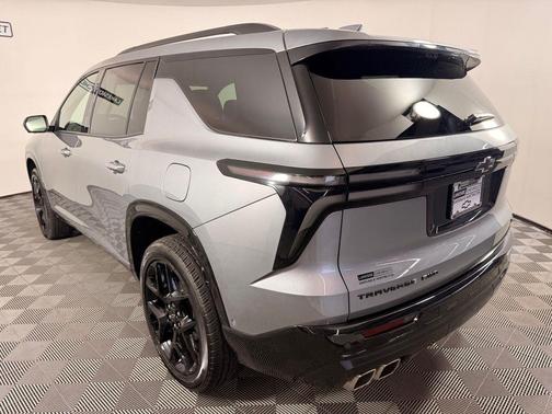 Sterling Gray Metallic 2026 Chevrolet Traverse RS