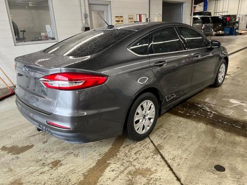 2019 Ford Fusion S