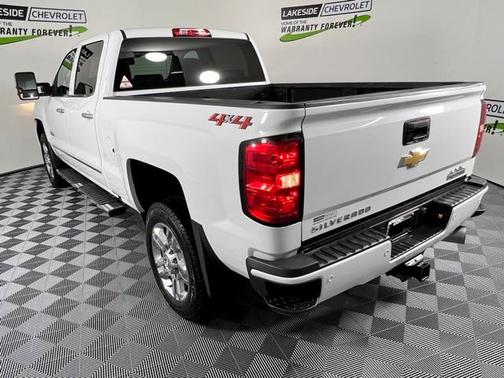 Photo 3 of 41 of 2019 Chevrolet Silverado 2500 High Country