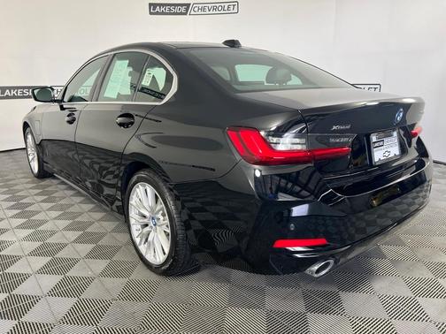 2024 BMW 330e xDrive