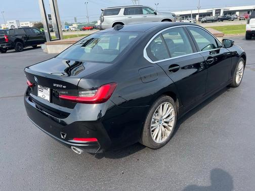 2024 BMW 330e xDrive