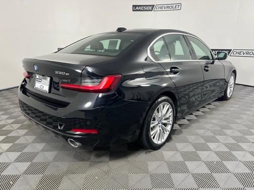 2024 BMW 330e xDrive