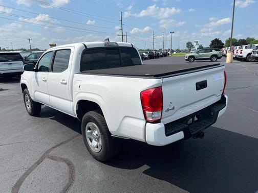 2016 Toyota Tacoma SR