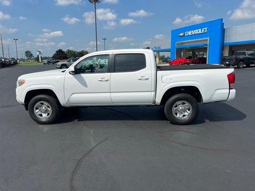 2016 Toyota Tacoma SR