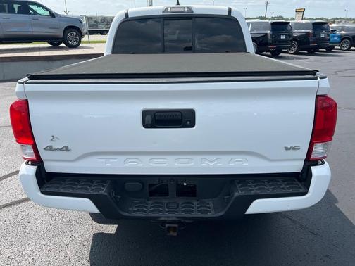 2016 Toyota Tacoma SR