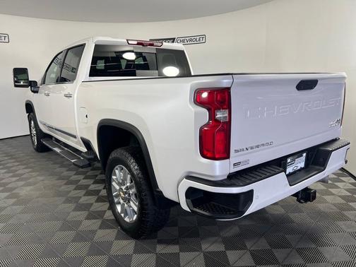 2024 Chevrolet Silverado 2500 High Country