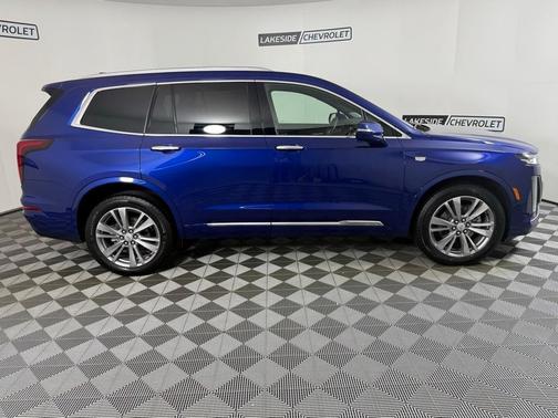 2025 Cadillac XT6 Premium Luxury AWD