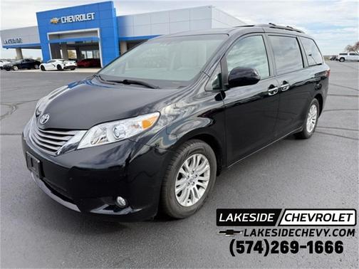 2017 Toyota Sienna XLE