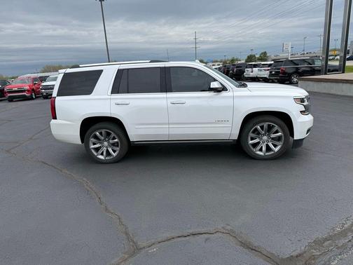 Iridescent Pearl Tricoat 2018 Chevrolet Tahoe Premier