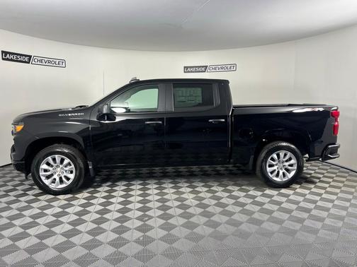 2025 Chevrolet Silverado 1500 Custom