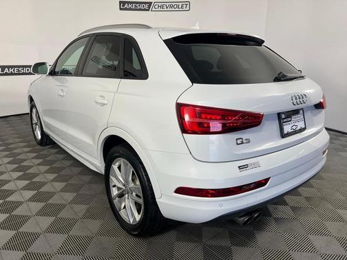 2017 Audi Q3 2.0T Premium