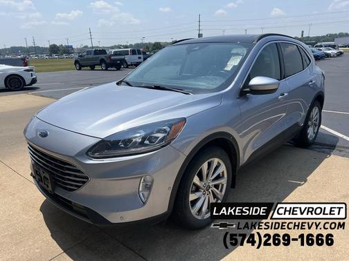 2022 Ford Escape Titanium Hybrid