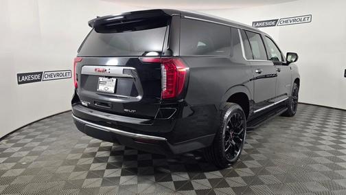 2022 GMC Yukon XL SLT