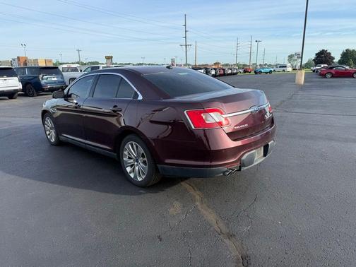 Bordeaux Reserve Red Metallic 2011 Ford Taurus Limited