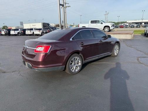 Bordeaux Reserve Red Metallic 2011 Ford Taurus Limited