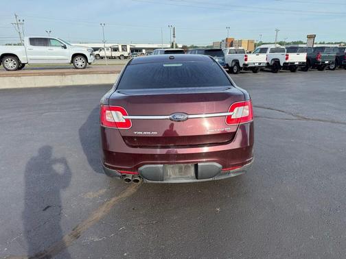 Bordeaux Reserve Red Metallic 2011 Ford Taurus Limited