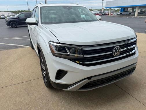 Opal White Pearl Effect 2023 Volkswagen Atlas 2.0T SEL