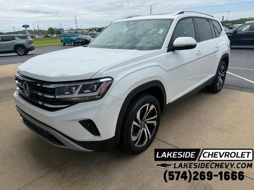 Opal White Pearl Effect 2023 Volkswagen Atlas 2.0T SEL