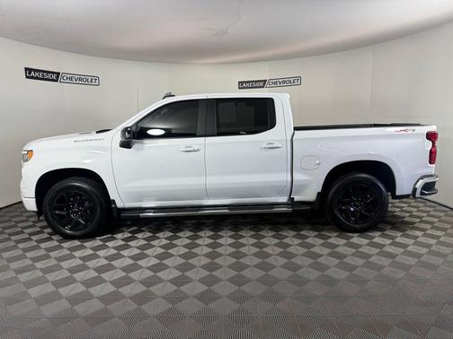 Summit White 2025 Chevrolet Silverado 1500 RST