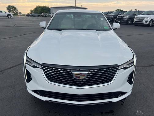 2023 Cadillac CT4 Premium Luxury