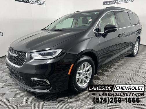 2022 Chrysler Pacifica Touring-L