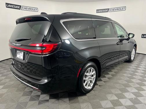 2022 Chrysler Pacifica Touring-L