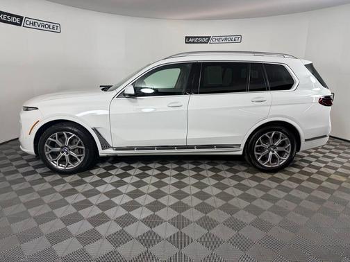 2025 BMW X7 xDrive40i