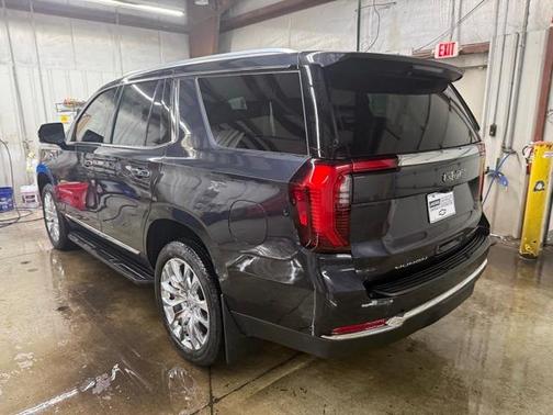 2025 GMC Yukon Elevation