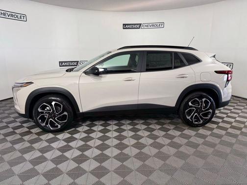 White Sand 2026 Chevrolet Trax 2RS