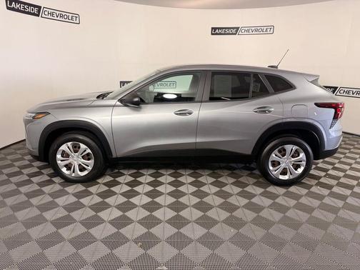 Sterling Gray Metallic 2024 Chevrolet Trax LS