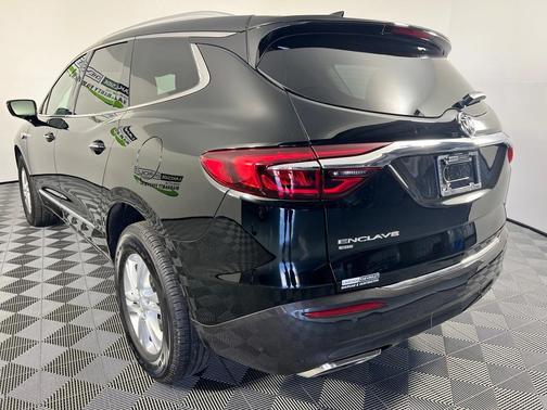 Photo 3 of 43 of 2021 Buick Enclave Essence