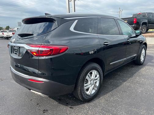 Photo 5 of 15 of 2021 Buick Enclave Essence