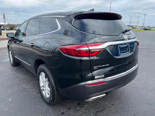 Photo 3 of 15 of 2021 Buick Enclave Essence
