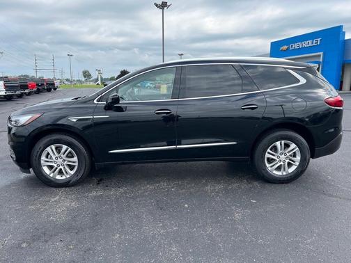 Photo 2 of 15 of 2021 Buick Enclave Essence