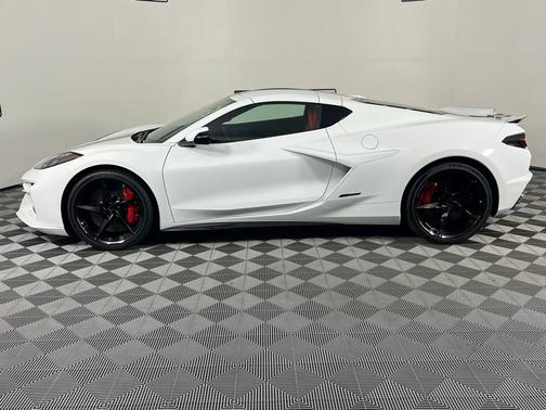 2025 Chevrolet Corvette E-Ray